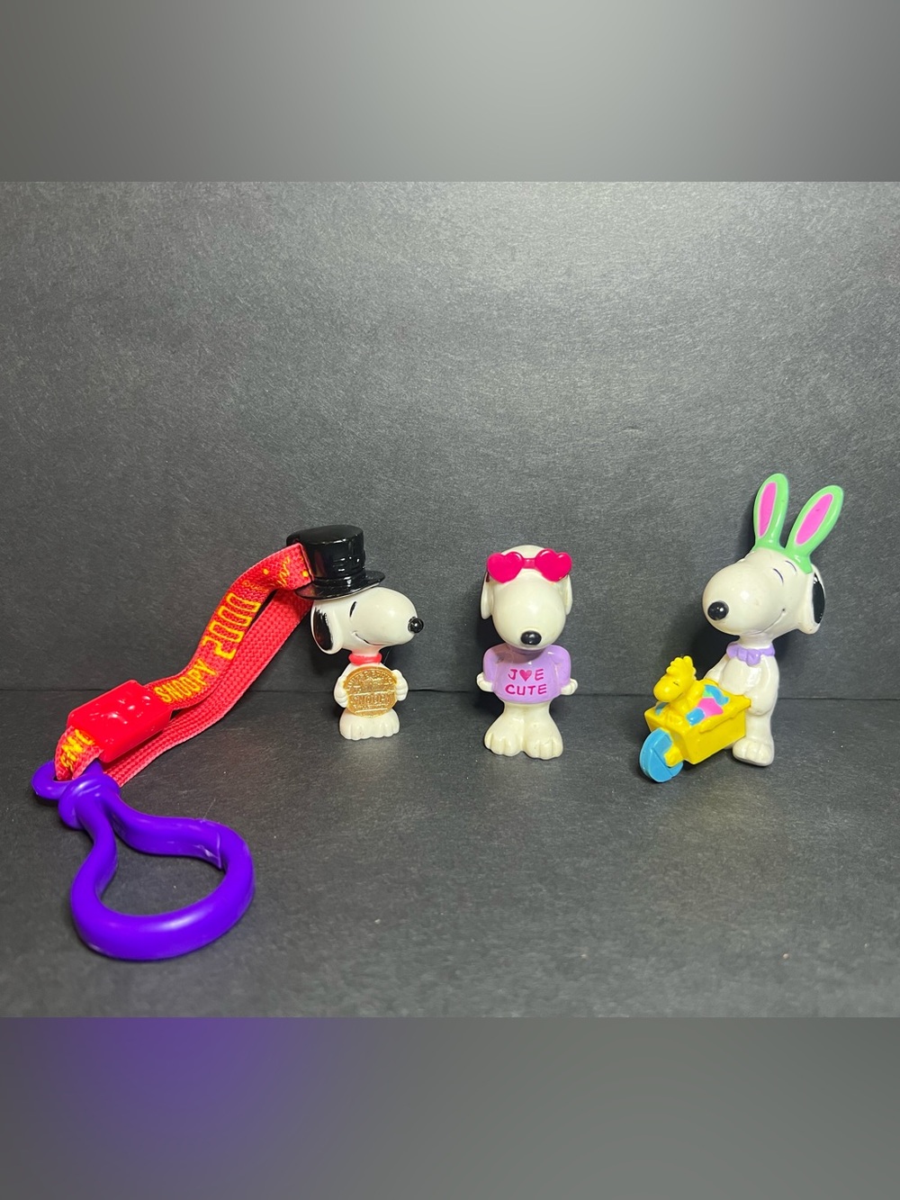 Peanuts United Feature Syndicate 2000 Lanyard, Joe Cool Cute & Easter Snoopy Lot